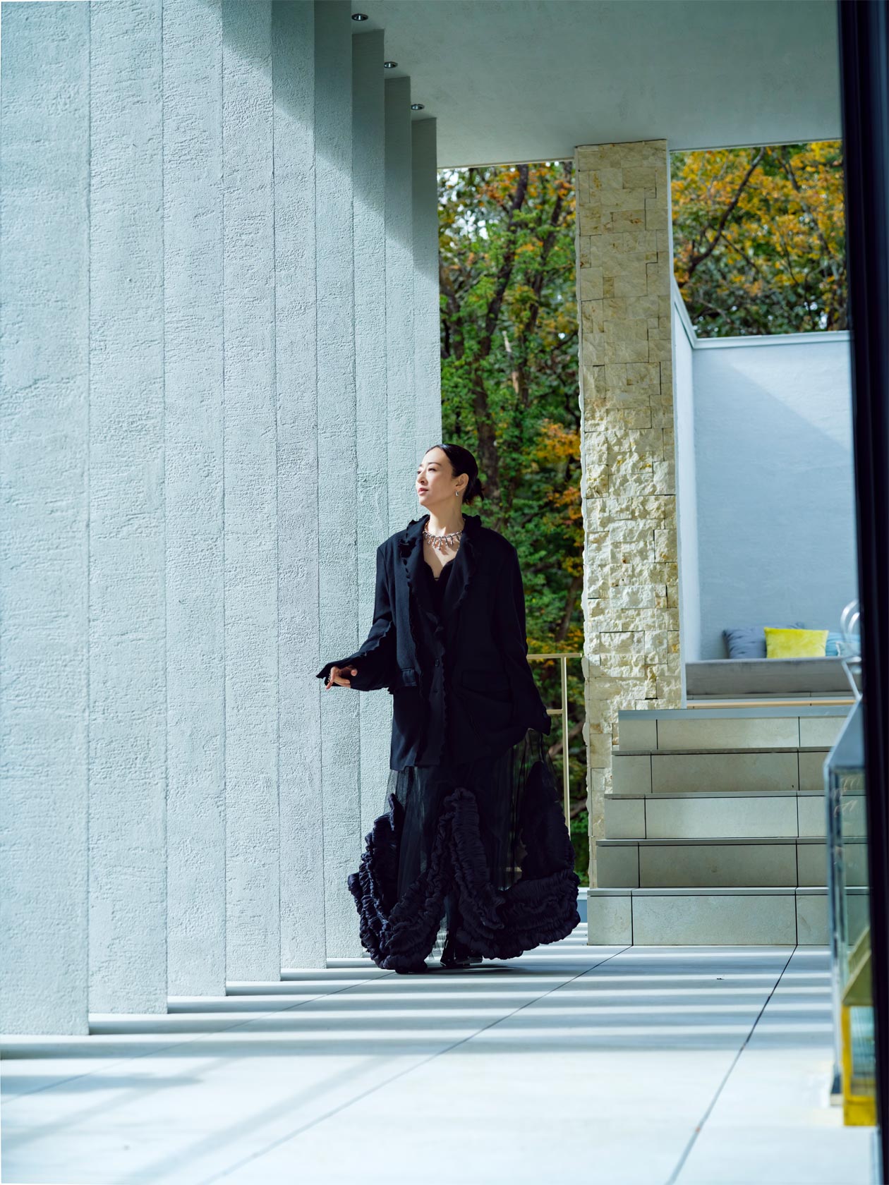 松雪 泰子さん リゾートハウスYUNI 2Fのテラスにて