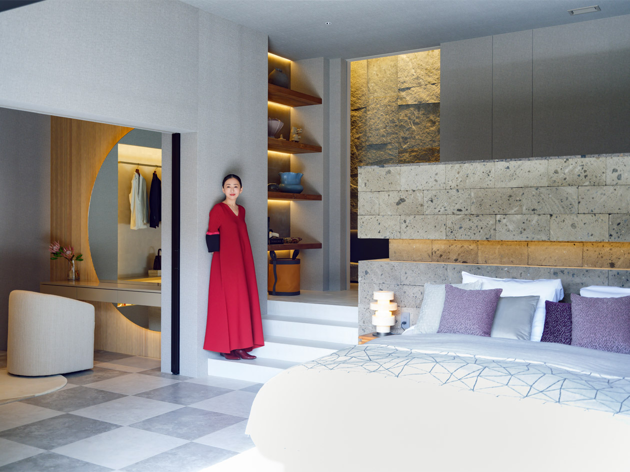 松雪 泰子さん リゾートハウスYUNIのベッドルームにて