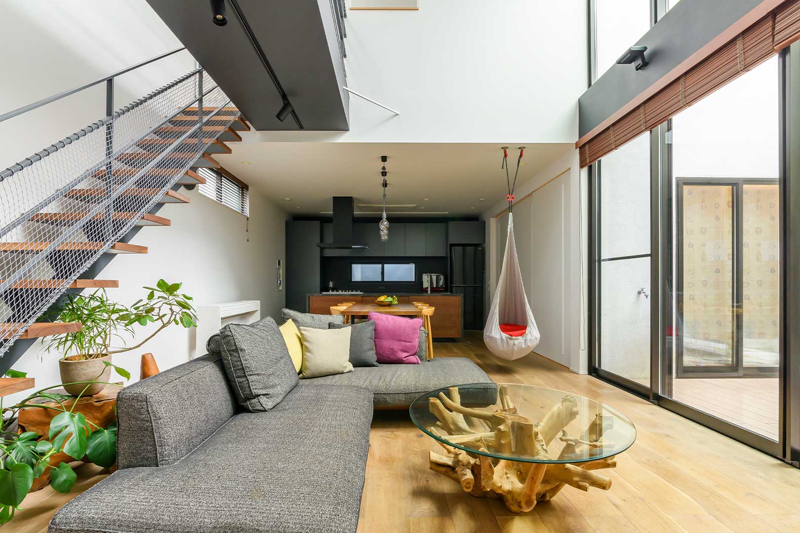 KAJA ルーツローテーブル インテリア