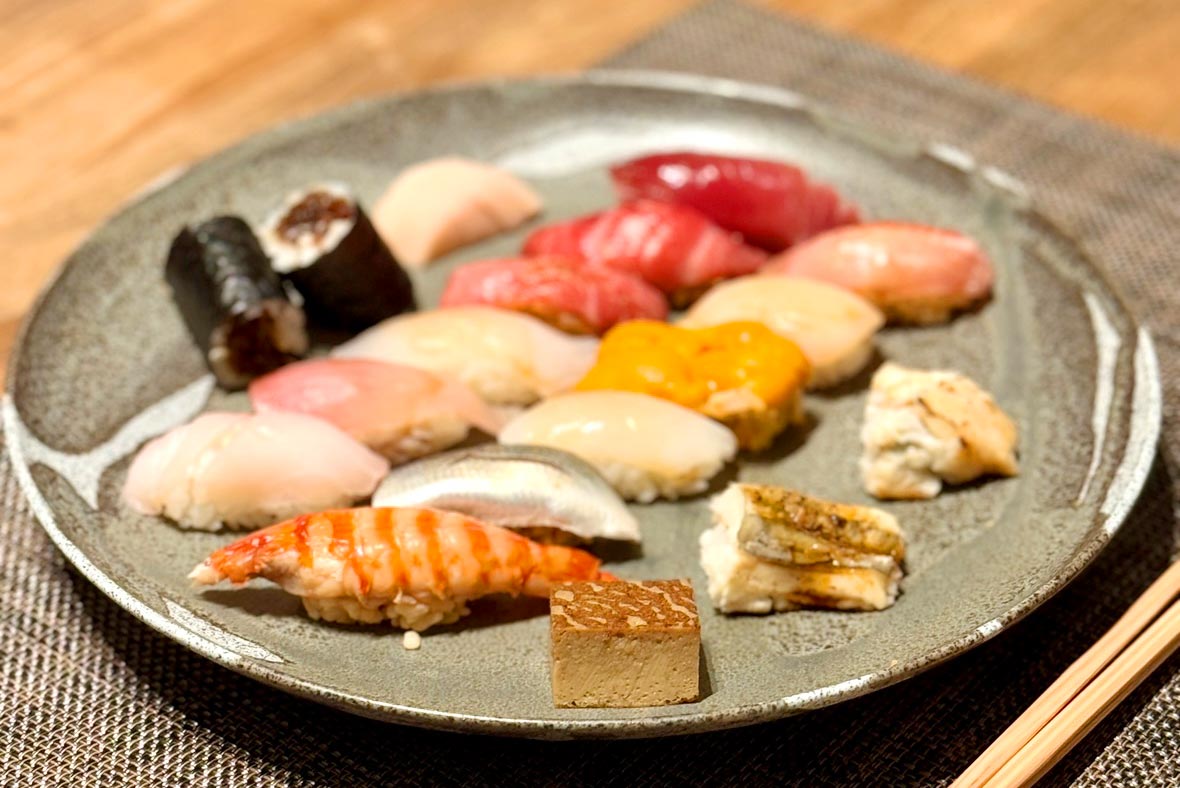 カジャデザイン 泊まれるモデルハウス リゾートハウスYUNI 鮨きよしさんのお鮨